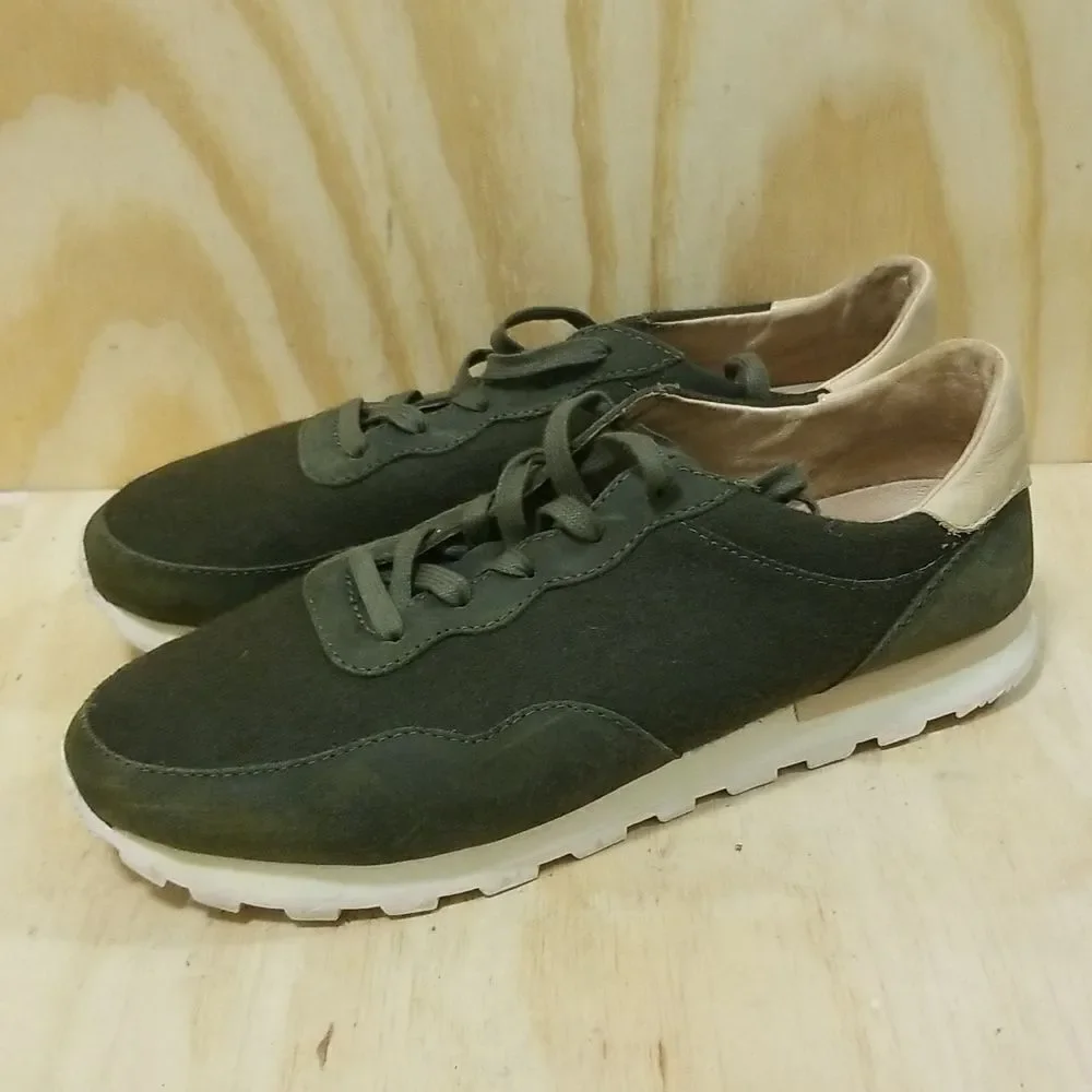Men's Casual Lace-Up Sneakers in Olive Green